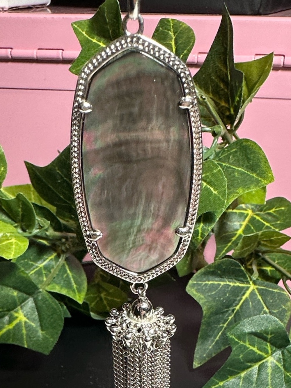 Kendra Scott necklace Rayne mother of pearl